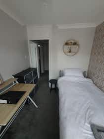 私人房间 正在以 £850 的月租出租，其位于 Romford, Pretoria Road