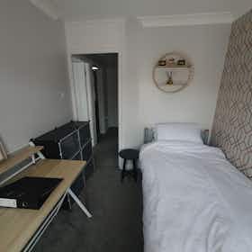 Private room for rent for £851 per month in Romford, Pretoria Road