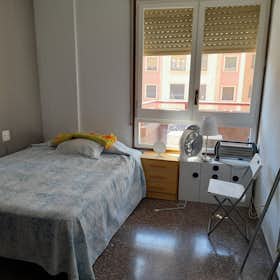 Private room for rent for €420 per month in Barcelona, Carrer de Pi i Margall