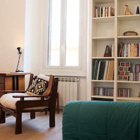 Apartment for rent for €1,600 per month in Milan, Via Matteo Maria Boiardo