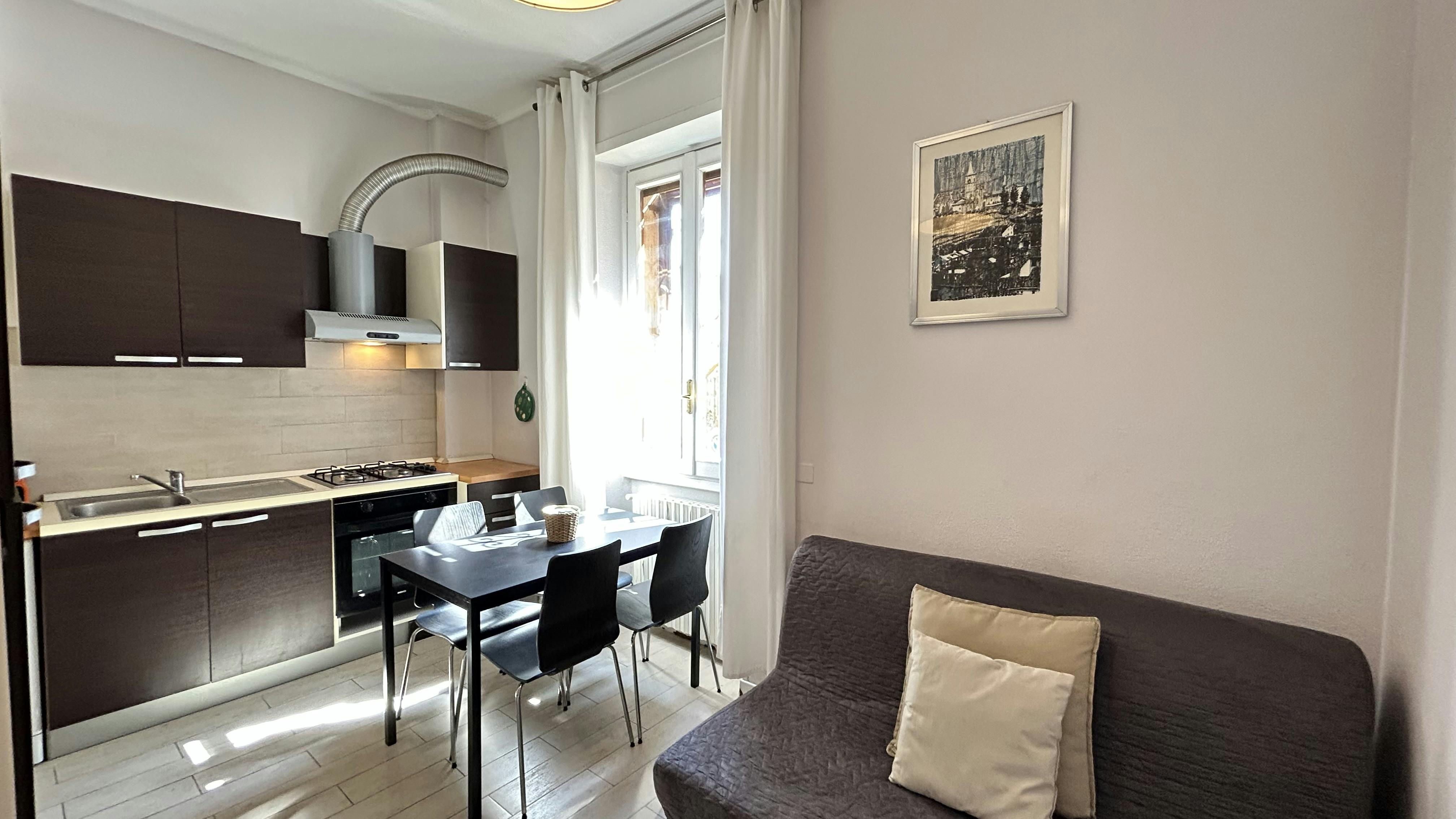 Apartment for rent for €1,100 per month in Milan, Via Modica