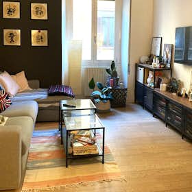 Apartment for rent for €2,200 per month in Milan, Via Paolo Sarpi
