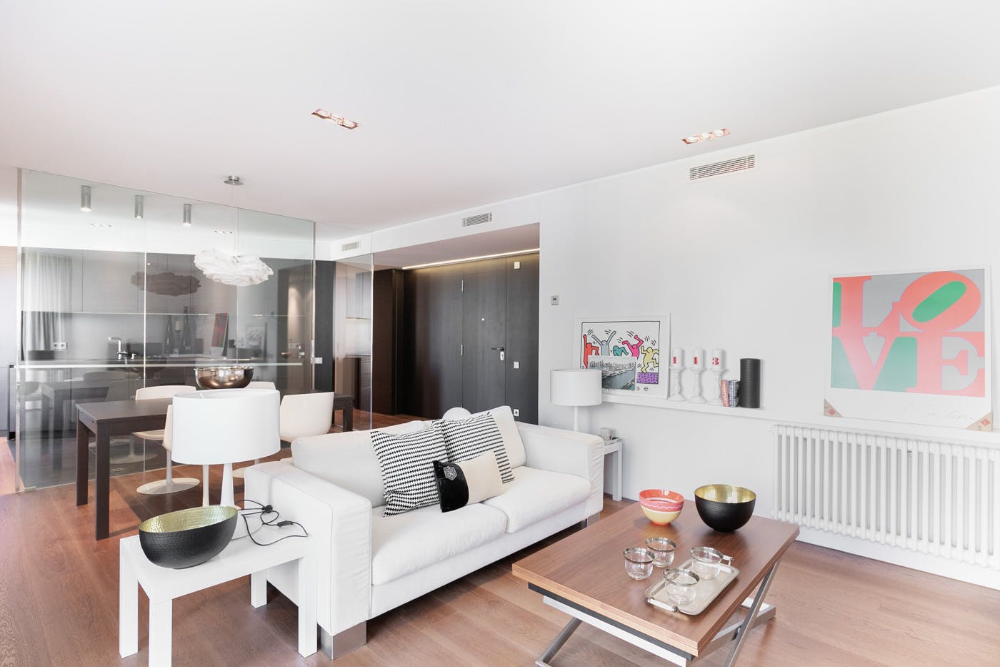 Apartment for rent for €2,950 per month in Barcelona, Avinguda d'Esplugues