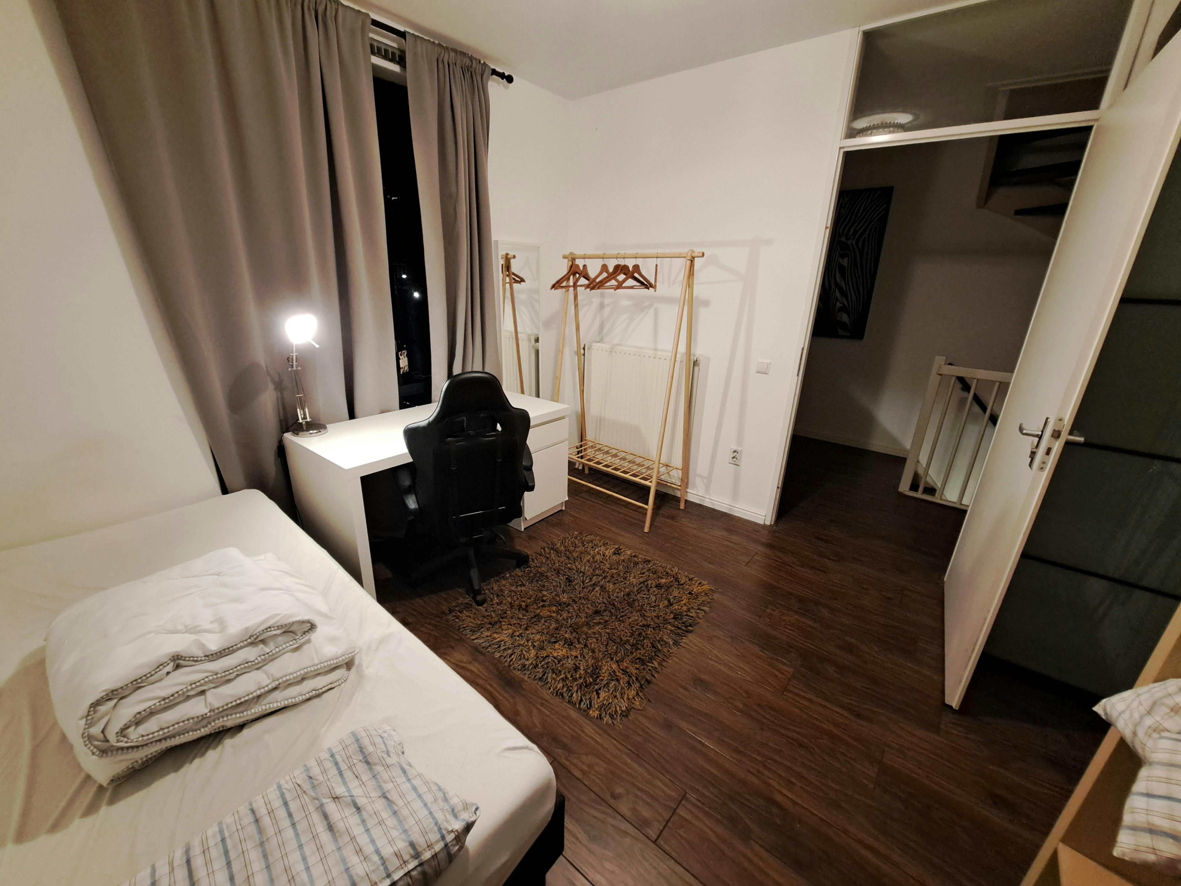Private room for rent for €1,199 per month in The Hague, New Yorksingel