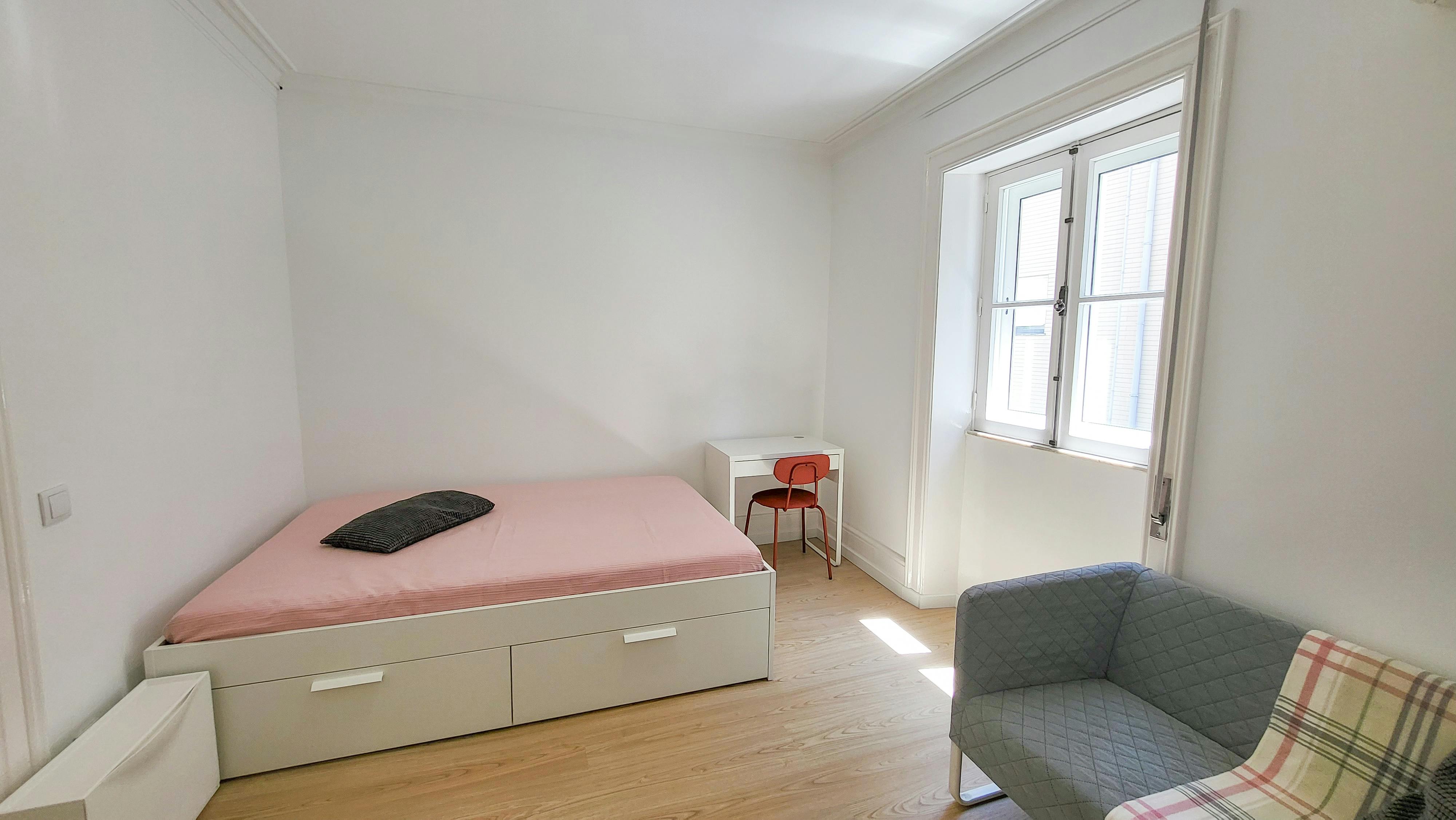 Private room for rent for €420 per month in Gondomar, Rua Dom Afonso Henriques