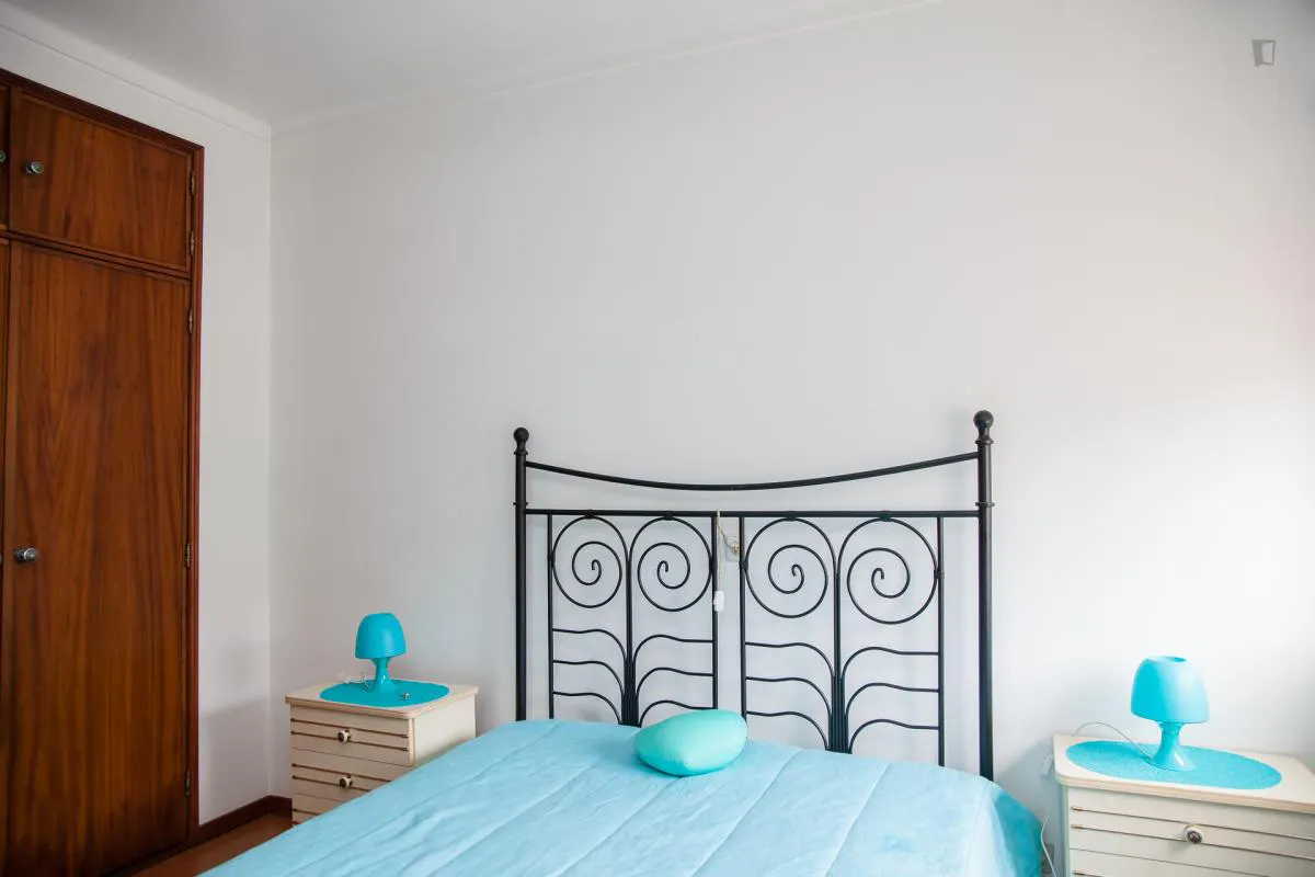Private room in Avenida Fernando Namora, Coimbra 1