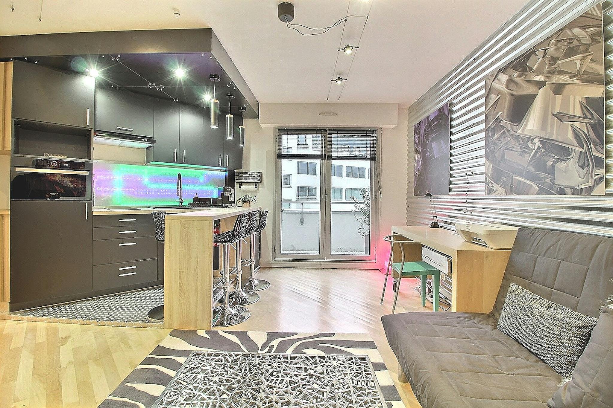 Place de l'Escadrille Normandie-Niemen, Paris preview