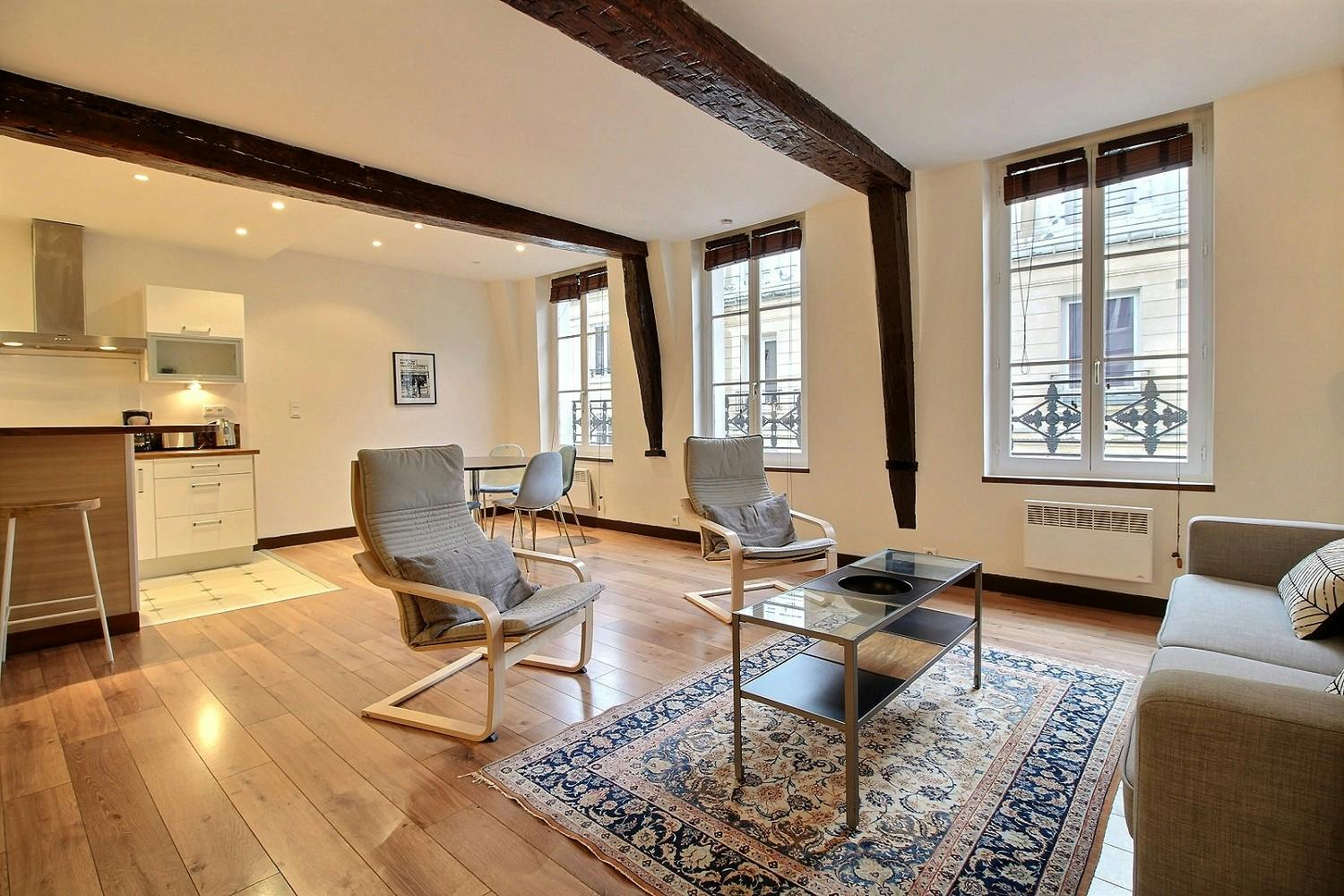Apartment for rent for €2,576 per month in Paris, Rue d'Aboukir