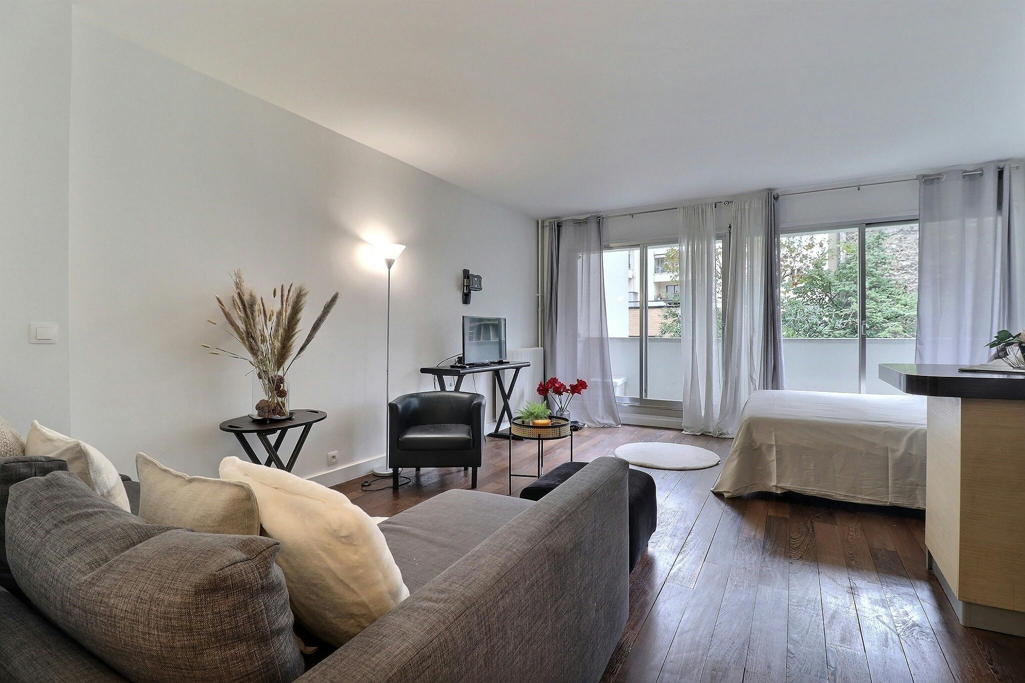 Apartment for rent for €2,068 per month in Paris, Rue de l'Amiral Hamelin