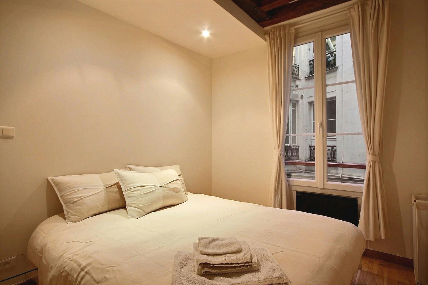 1-Bedroom Apartment in Rue Saint-Honoré, Paris (1176446) room image 10