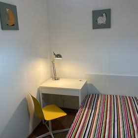 Private room for rent for €450 per month in L'Hospitalet de Llobregat, Carrer de Martorell