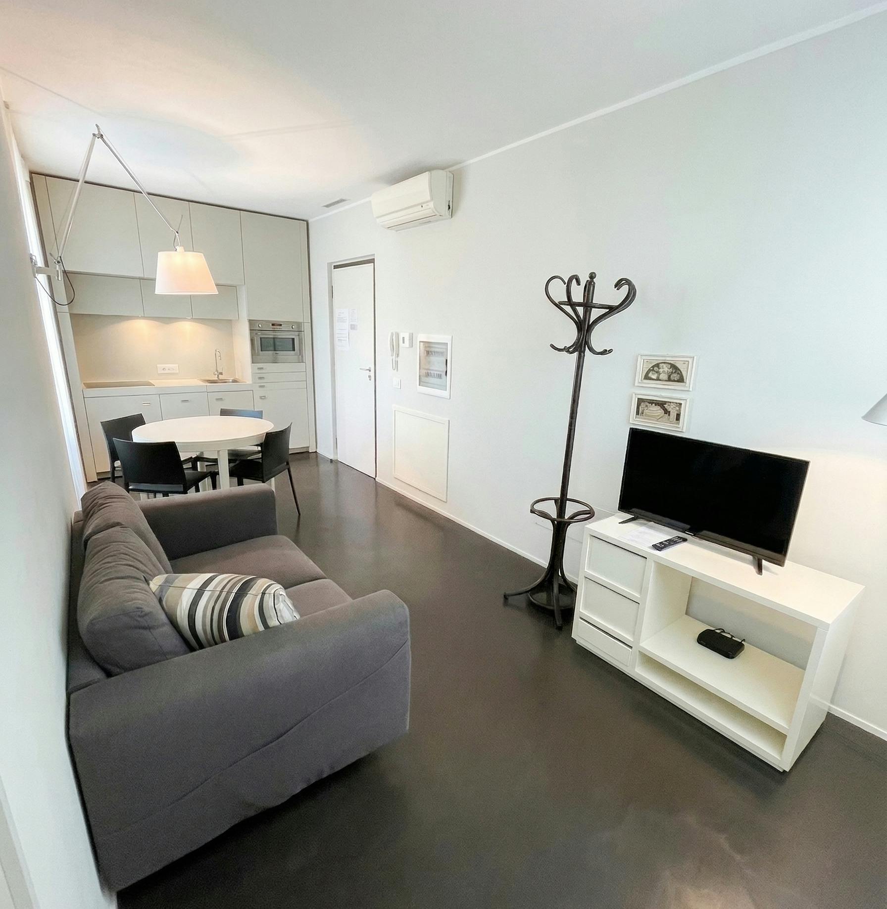 Via Mascarella, Bologna preview