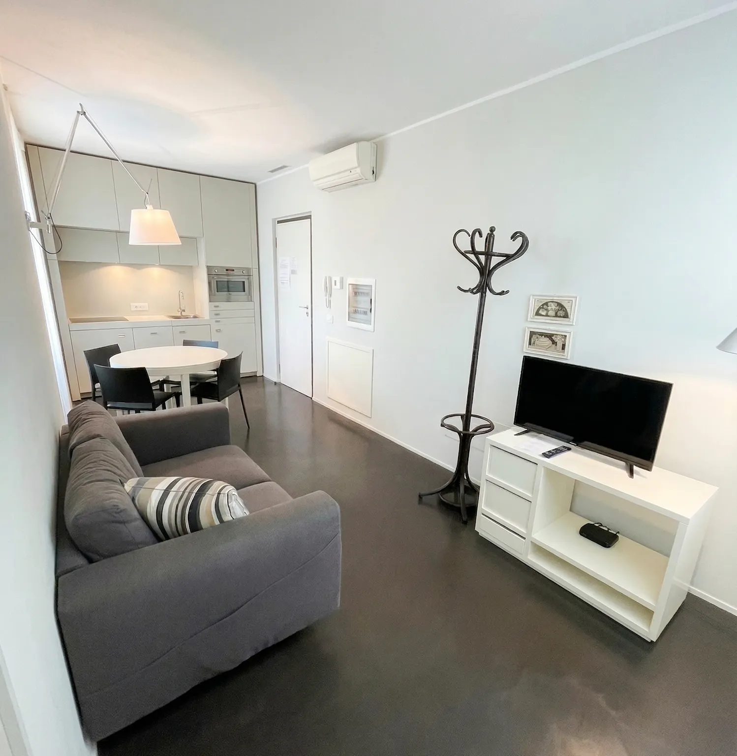 Via Mascarella, Bologna preview