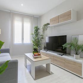 Apartment for rent for €1,800 per month in Barcelona, Carrer de la Democràcia