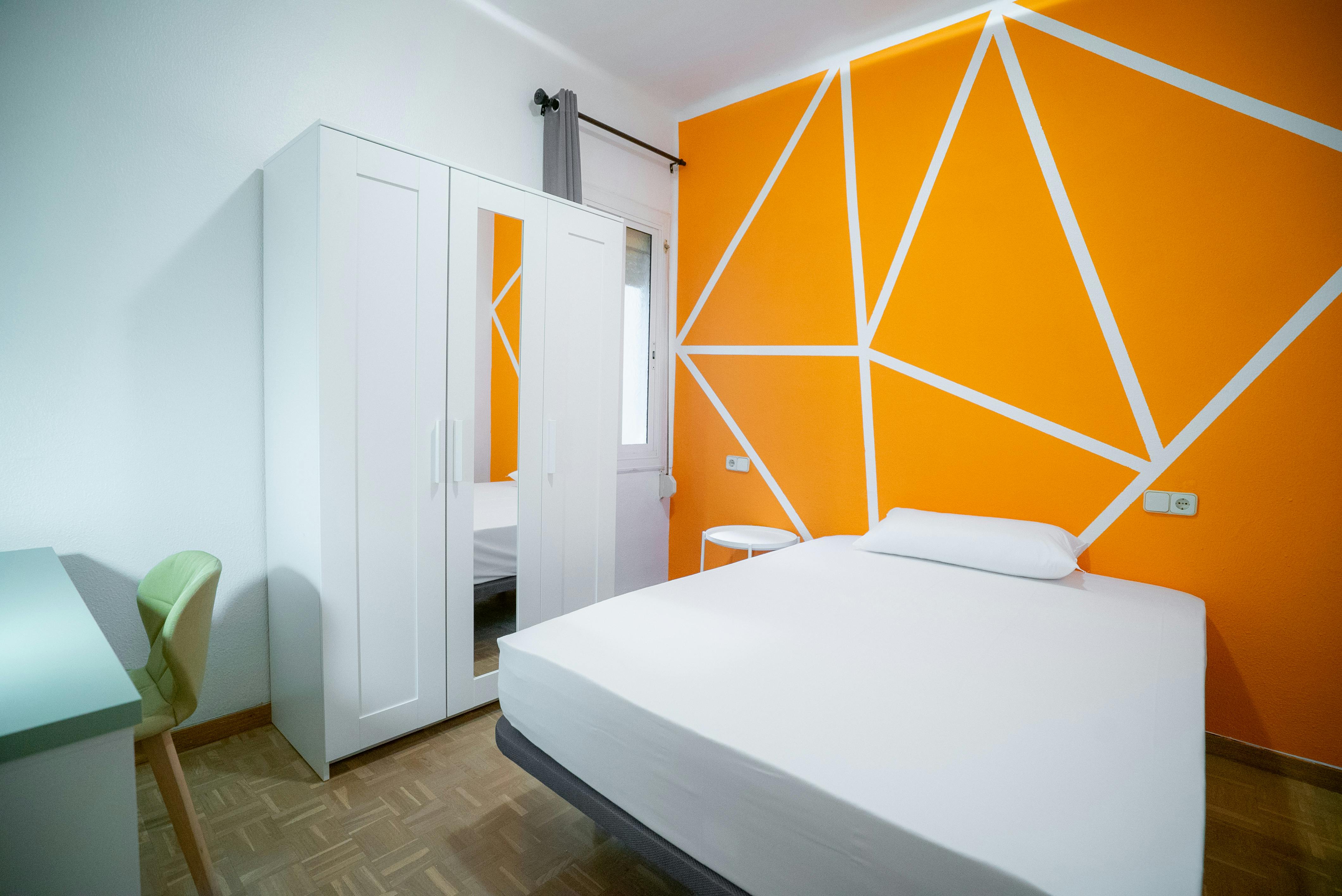 Private room for rent for €550 per month in Barcelona, Carrer de Sants