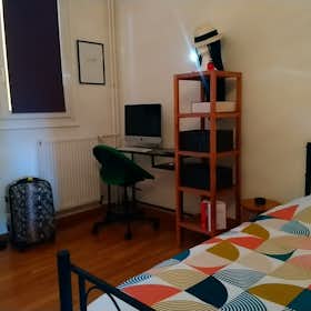 Private room for rent for €670 per month in Thiais, Boulevard de Stalingrad