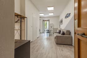 Квартира за оренду для 650 EUR на місяць у Sassari, Viale Adua