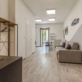 Appartamento in affitto a 650 € al mese a Sassari, Viale Adua