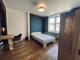 Private room for rent for €780 per month in Schaerbeek, Avenue Rogier