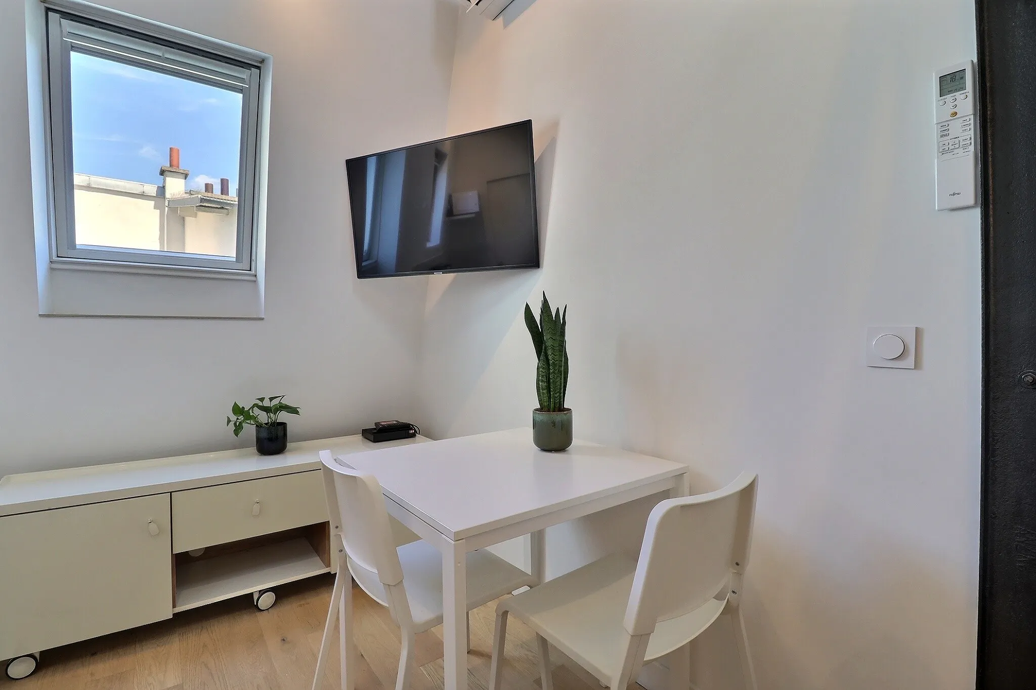 1-Bedroom Apartment in Rue du Printemps, Paris (1190390) ROOM 4