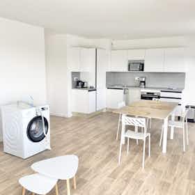 Private room for rent for €500 per month in La Courneuve, Rue Maurice Ravel