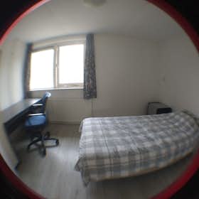 Private room for rent for €675 per month in Krimpen aan de Lek, Noord