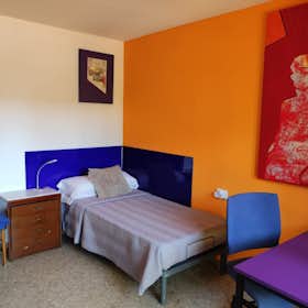私人房间 正在以 €450 的月租出租，其位于 Valencia, Avinguda de Campanar