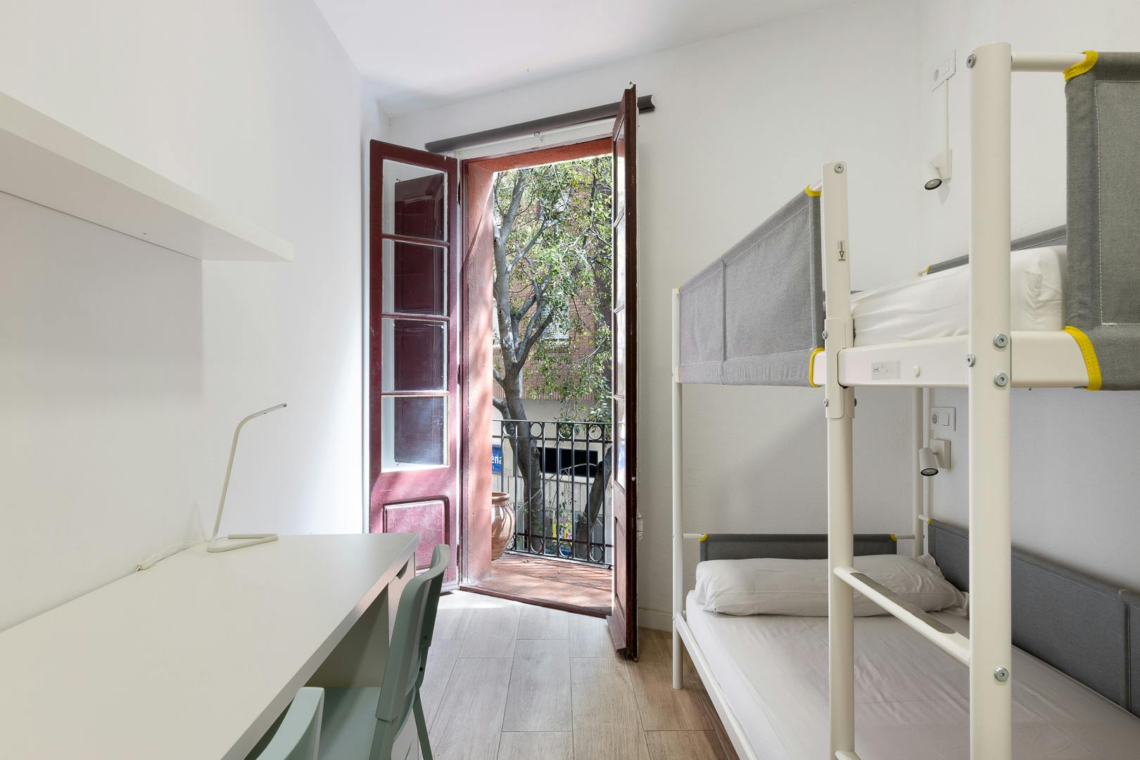 Shared room for rent for €700 per month in Barcelona, Carrer de Bassegoda