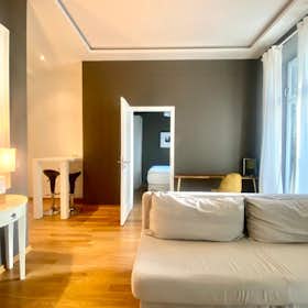 Appartement te huur voor € 1.700 per maand in Leipzig, Harkortstraße