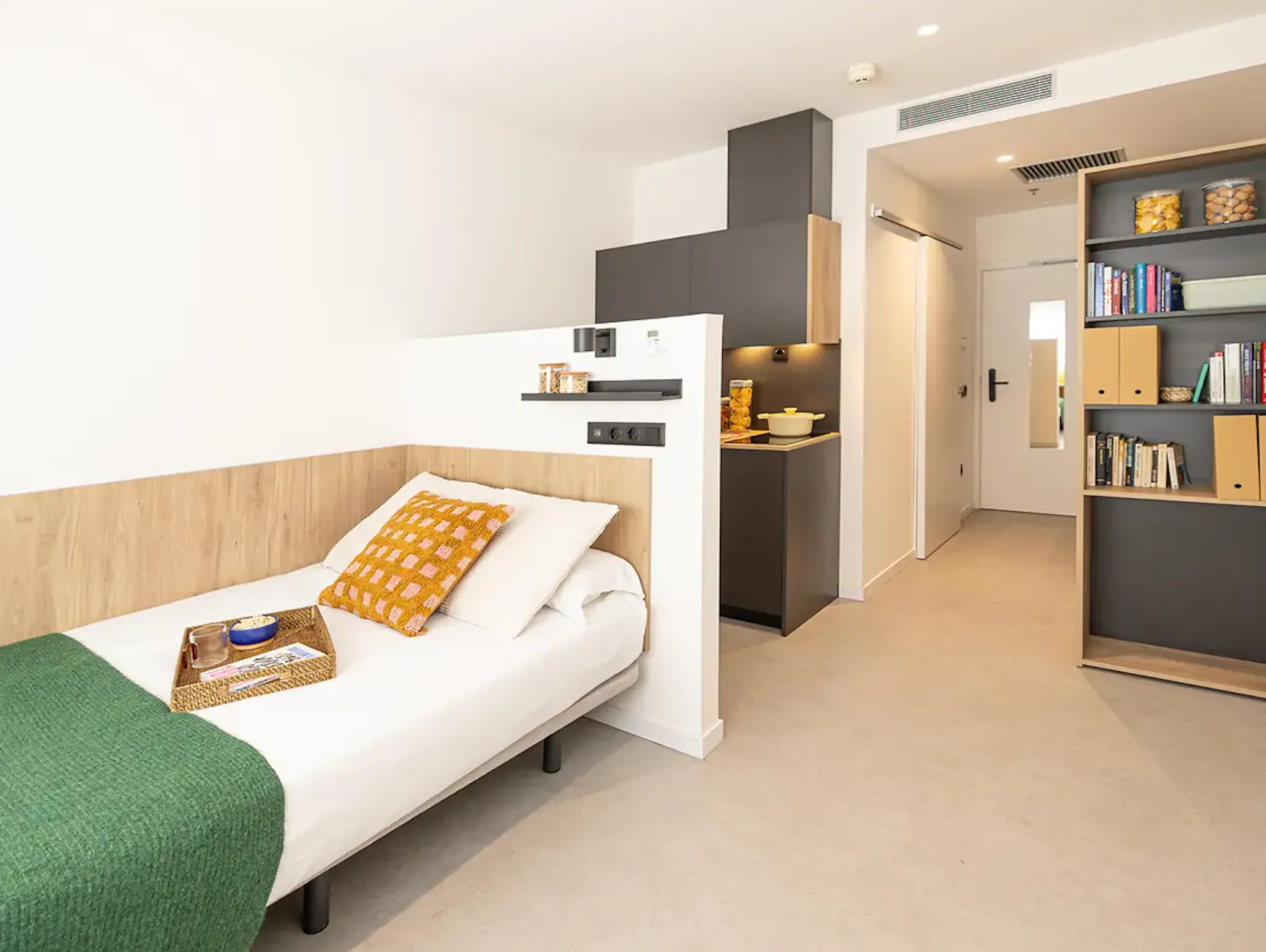 Plaza La Marina Española, Sevilla preview