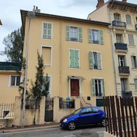 Cameră privată de închiriat pentru 860 EUR pe lună în Nice, Boulevard de Magnan