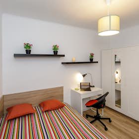Private room for rent for €660 per month in L'Hospitalet de Llobregat, Carrer d'Orient