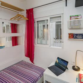 Private room for rent for €440 per month in L'Hospitalet de Llobregat, Carrer d'Orient