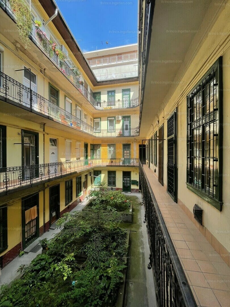 单间公寓 正在以 €550 的月租出租，其位于 Budapest, Füvészkert utca