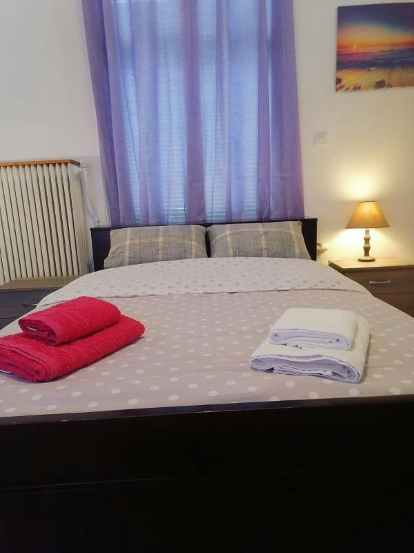 Remoundou, Athens preview
