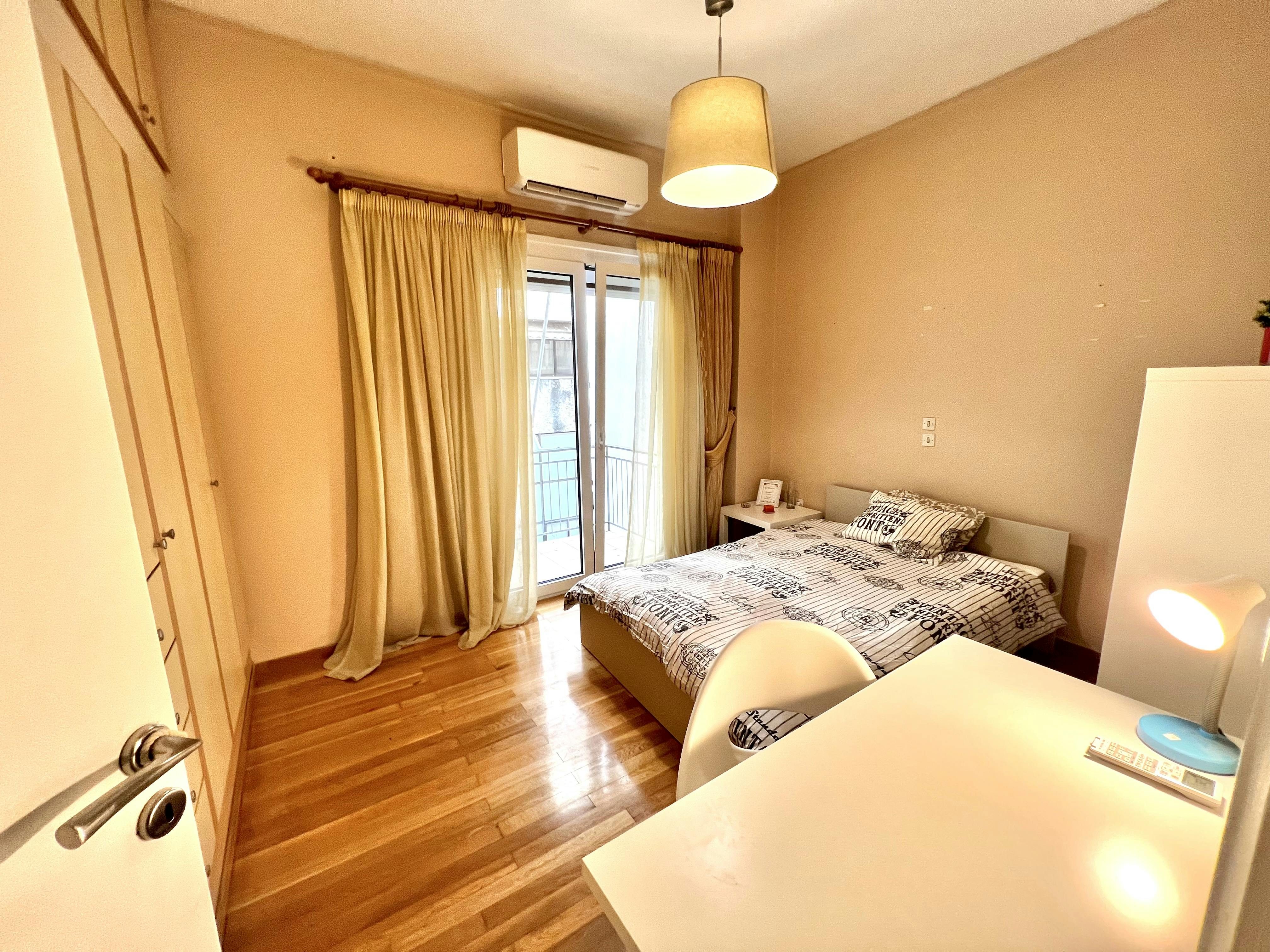 Private room for rent for €410 per month in Athens, Smolensky