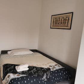 Private room for rent for €950 per month in Milan, Via Vittorio Scialoia