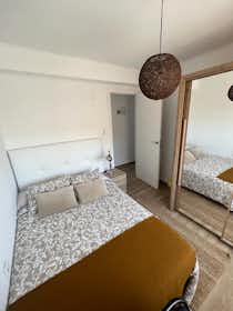 Private room for rent for €550 per month in Málaga, Plaza de Miraflores