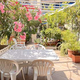 Studio for rent for €790 per month in Nice, Rue Barbéris