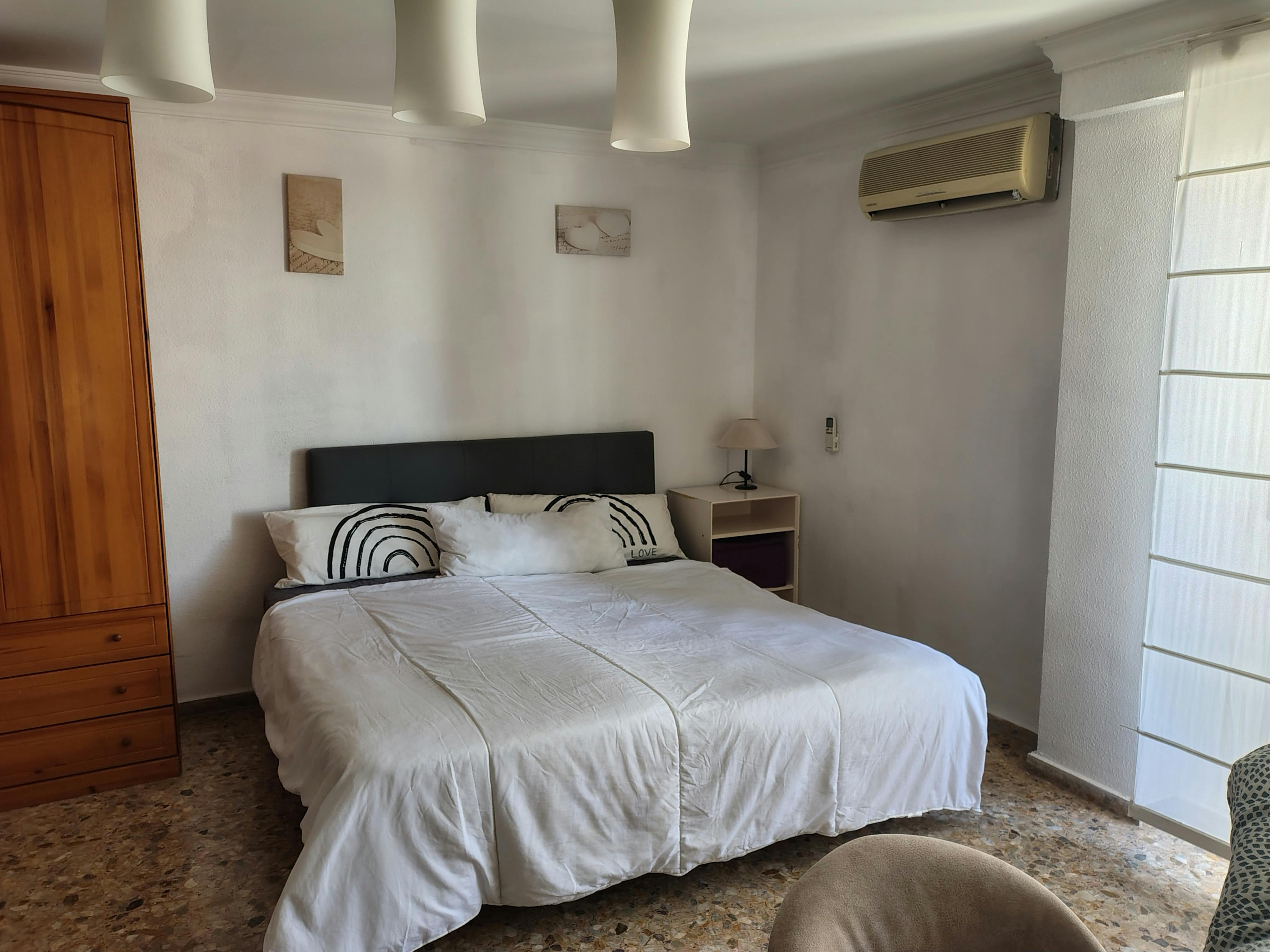 Private room for rent for €399 per month in Mislata, Carrer Mare Ràfols