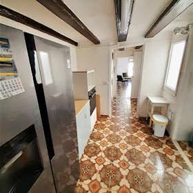 Apartment for rent for €1,150 per month in Barcelona, Carrer de Joaquín Costa