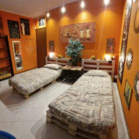 Общая комната сдается в аренду за 370 € в месяц в Bergamo, Via San Domenico Savio