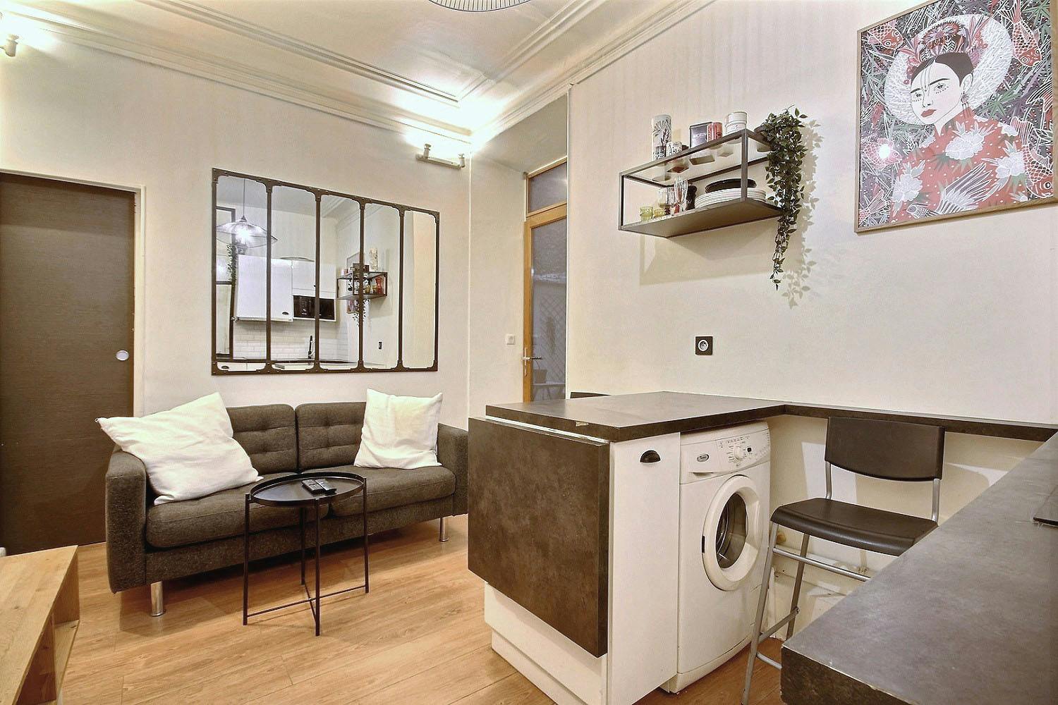 Apartment for rent for €2,127 per month in Paris, Rue Camille Tahan