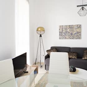 Appartement for rent for € 2.400 per month in Málaga, Calle Gigantes