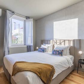 Apartment for rent for €1,350 per month in Lisbon, Calçada da Quintinha