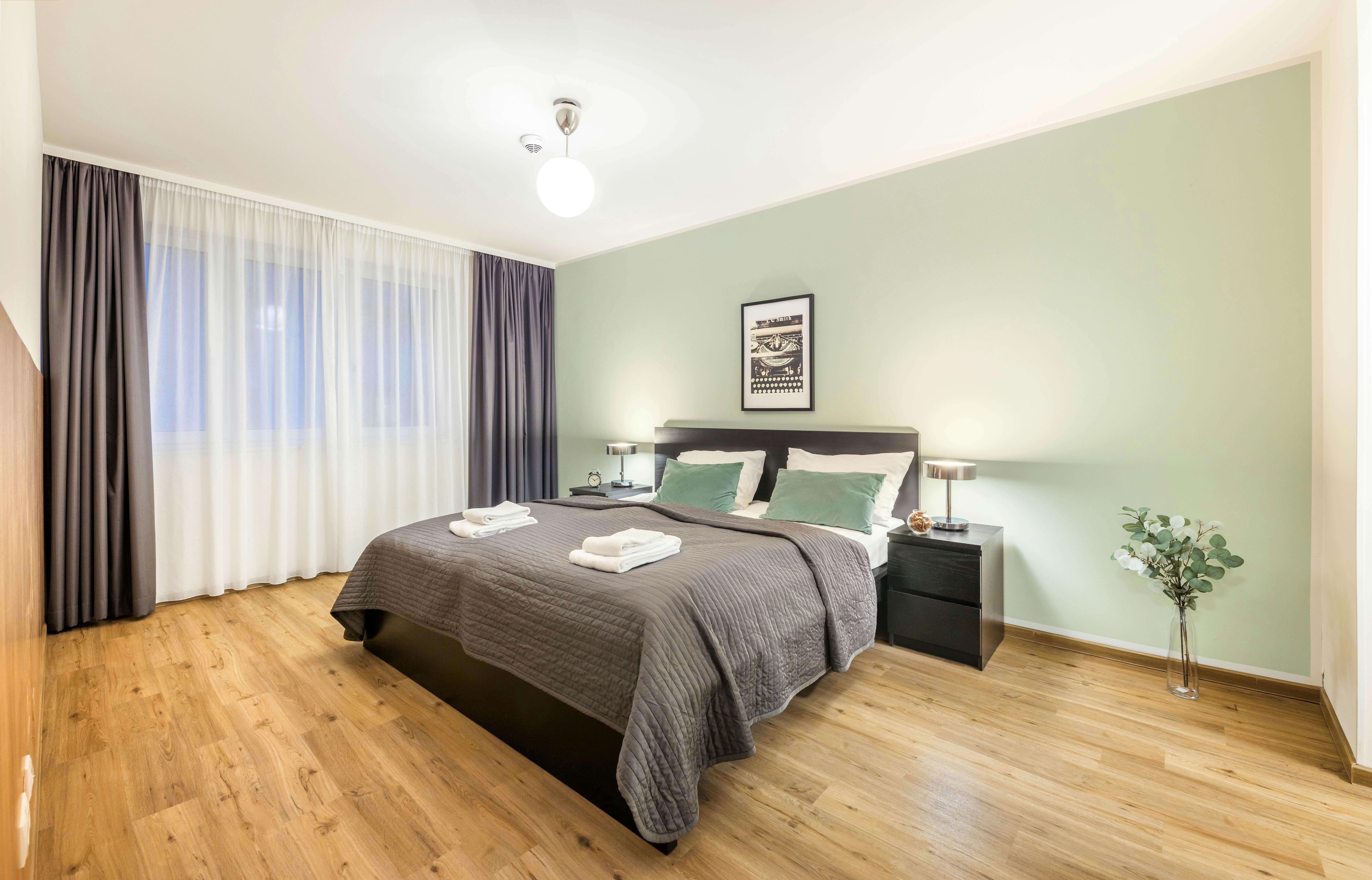 Apartment for rent for €3,968 per month in Vienna, Lorystraße