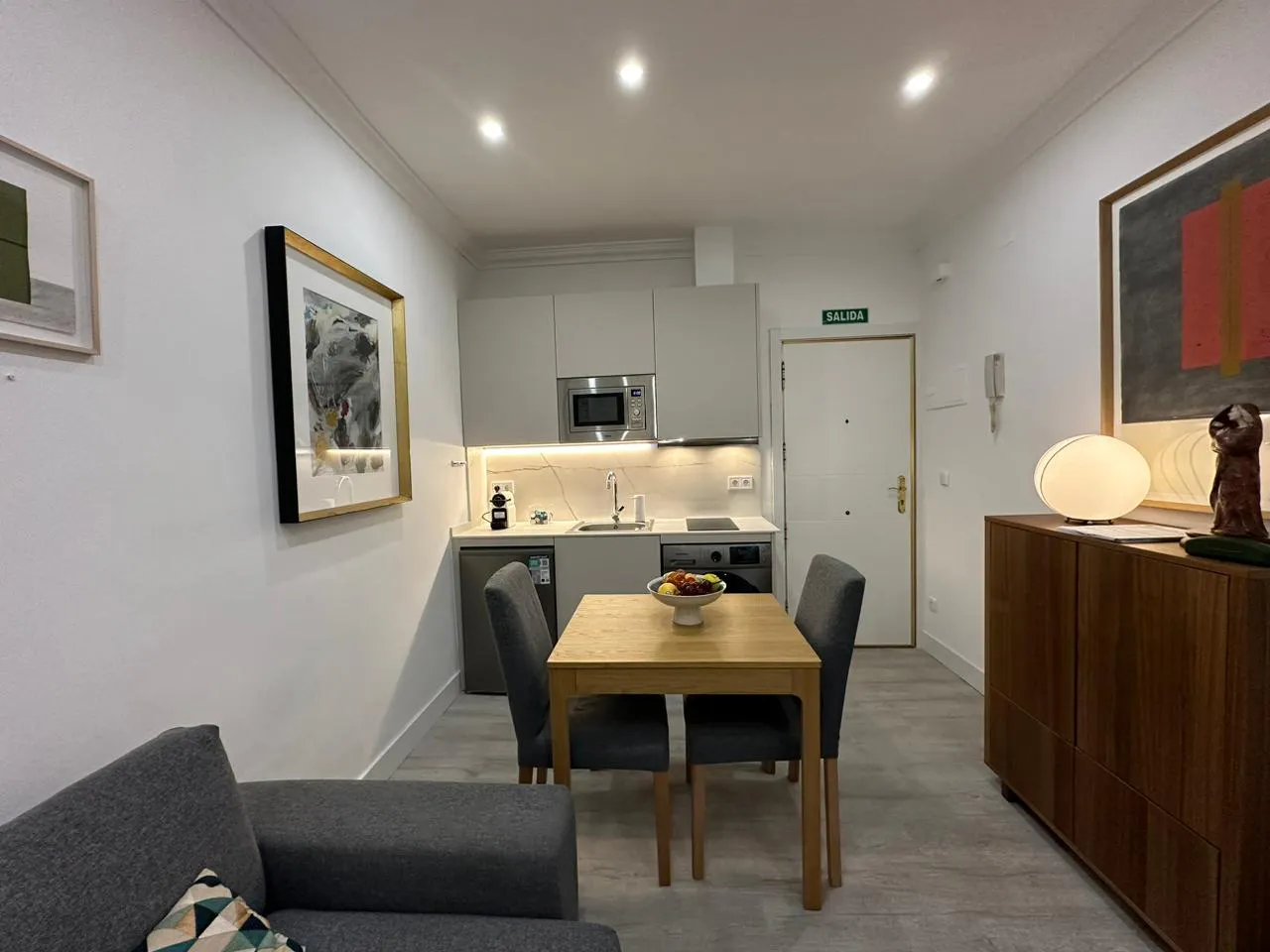 1-Bedroom Apartment in Calle de Eguílaz, Madrid (1212479) ROOM 1