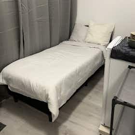 Privé kamer te huur voor € 900 per maand in Amsterdam, Gare du Nord
