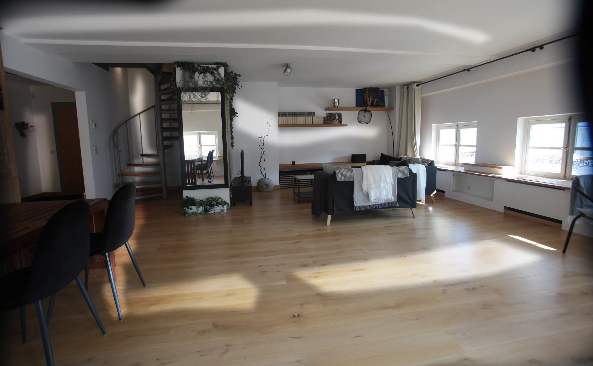4-Bedroom Apartment in Place des Martyrs, Brussels (1215988) ROOM 2
