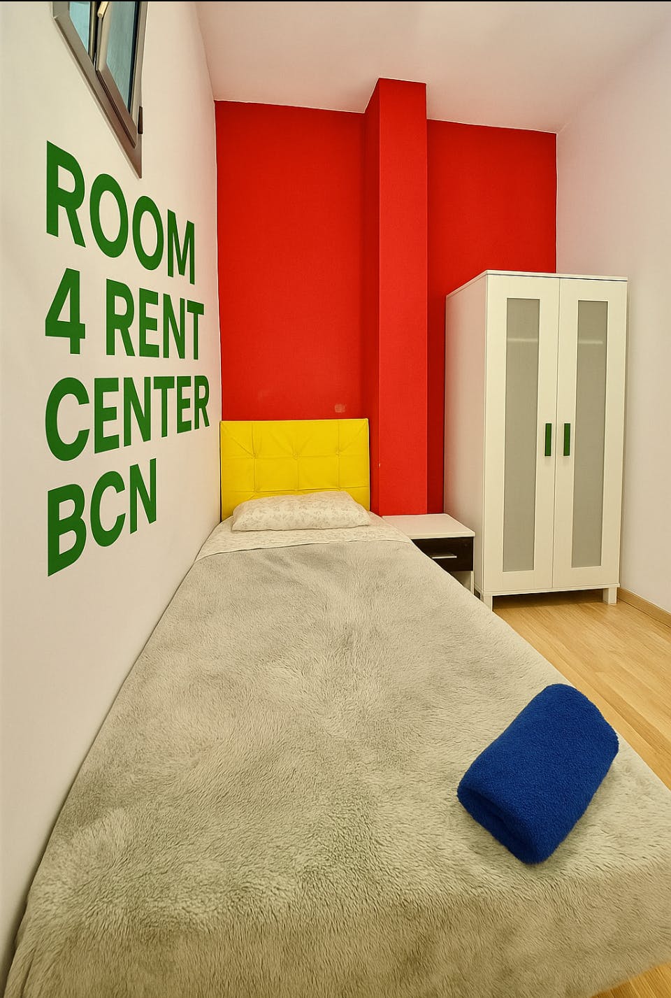 私人房间 正在以 €690 的月租出租，其位于 Barcelona, Carrer del Consell de Cent